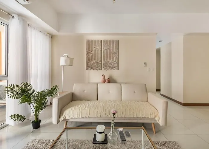 Minimalist Haven 3Br Unit At Mckinley Hill