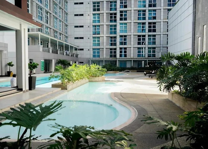 Beautiful 1-Bedroom Condo In Makati - Pool, Gym & Near Airport
