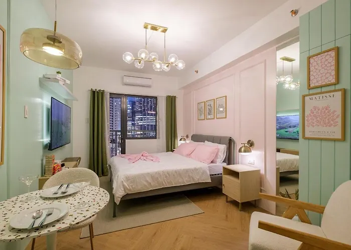 Blush Haven With Netflix, Wifi And Balcony Near Glorietta