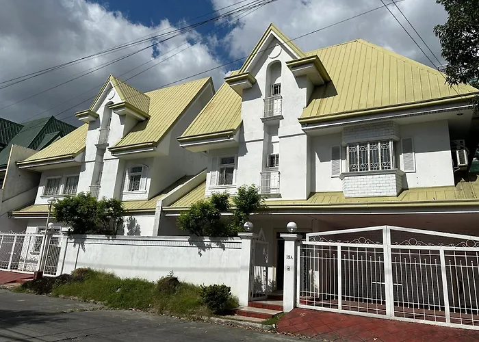 6-Bedroom Duplex With Pool Near Naia