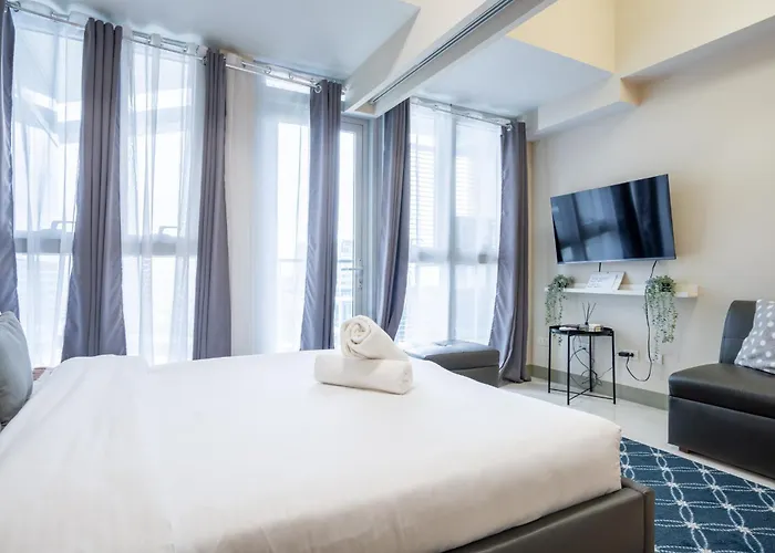 Uptown Parksuites Bgc 1Br, Hi Flr Great View Fr Balcony With Washer