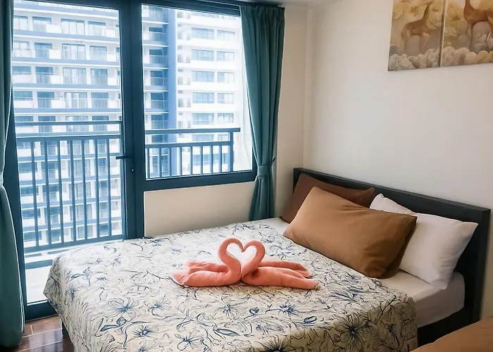 The Giggle Spot Cozy Makati Hideaway Pool & Gym 2270