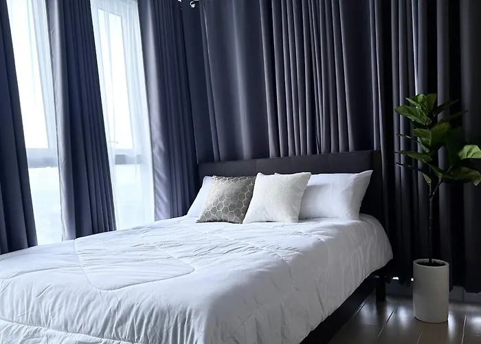 Spacious Modern Suites With Amazing City View