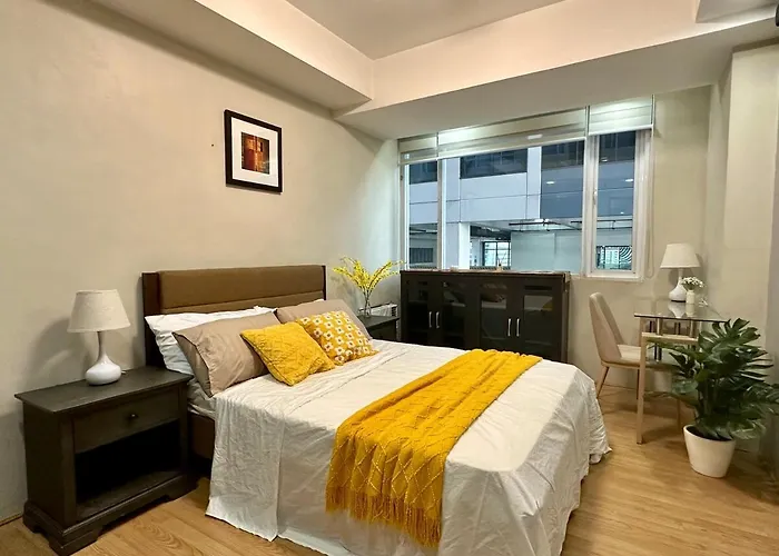 Spacious 1Br Condo With 300Mbps Wifi In Bgc