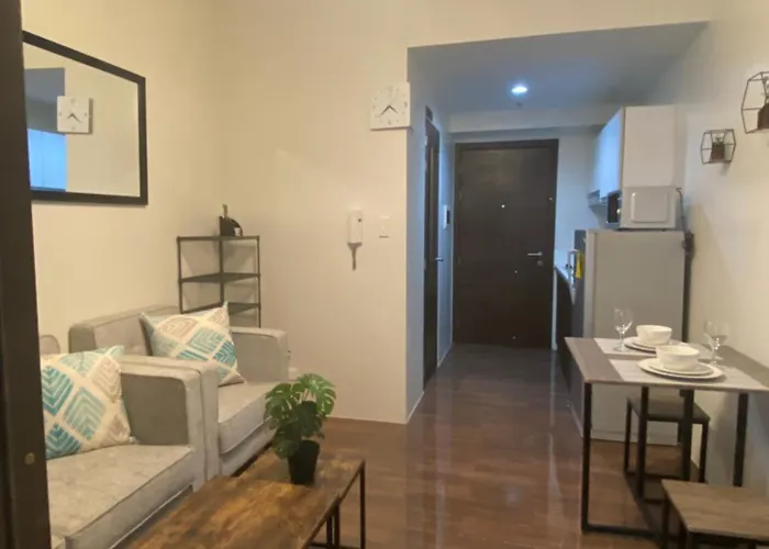 Modern Chic Condo At Makati With Wifi And Netflix