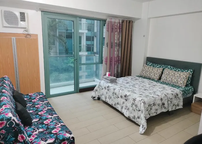 Couple And Family Rooms Near Airport
