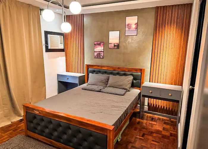 4 Bedroom With Garage Up To 12 Guests - Near Airport Walking Distance To Stores And Restaurants
