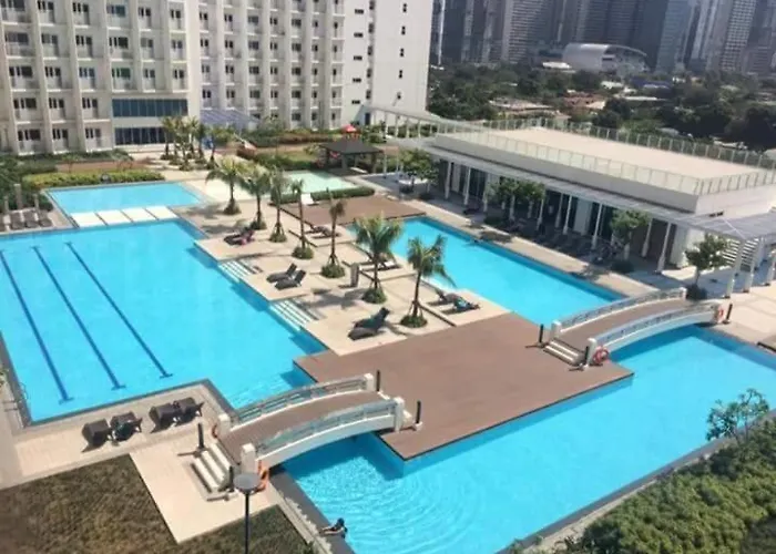 Cozy Makati 2Br In Cbd Ayala Area With Games, Ktv, And Amazing Pools!