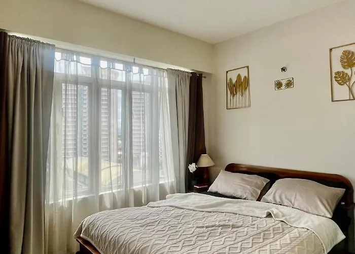 1Br Luxe Bgc Venice Grand Canal Staycation