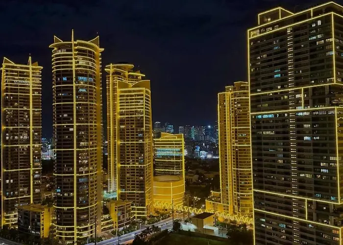 River And Makati View At Acqua Novotel Suites