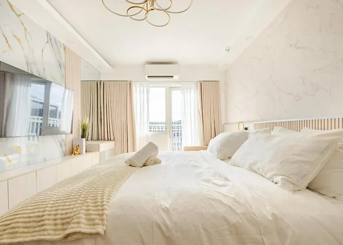 Hotel Like Staycation Near Airport And Moa Porongs Oasis