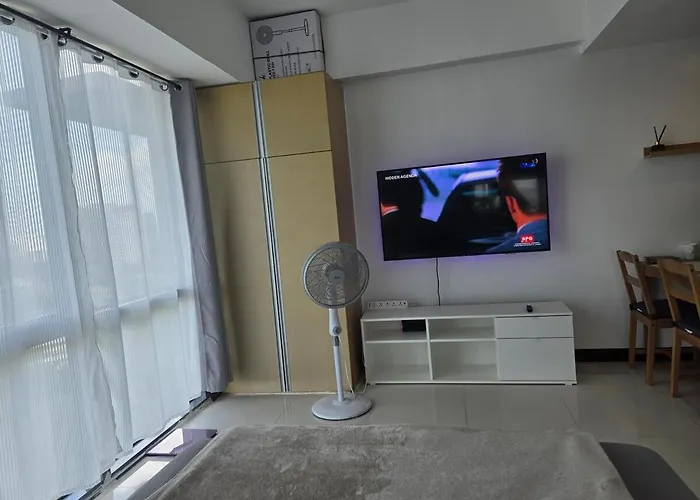 Cozy Corner Studio In Mckinley Walk To Venice Mall
