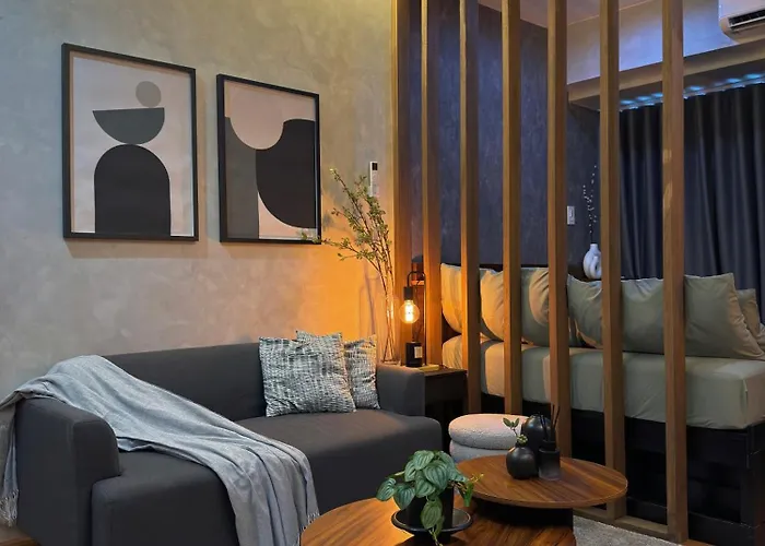 Sleek Designer Studio At Knightsbridge Residences