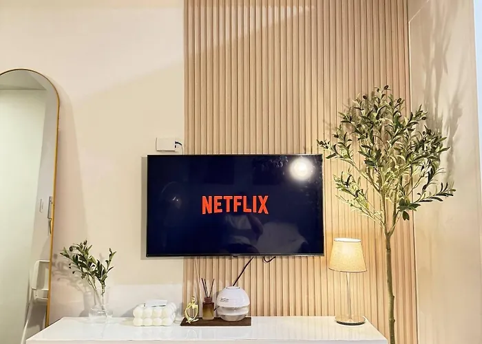 Entire Room In Makati Center With Fast Wifi