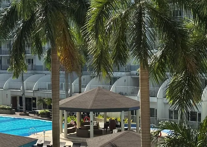 Spacious Condo At Shell Residences, Moa Pasay - The Urban Stay