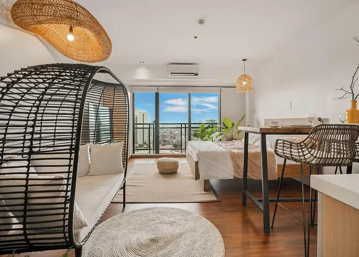 Native Studio Hideaway In The Heart Of Poblacion, Makati