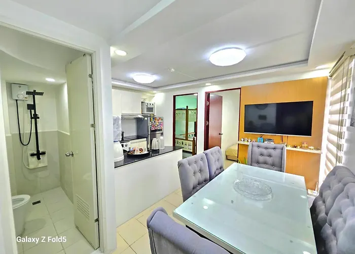 Aurum Holistay Deca Homes 2Br Unit With Free Car Park