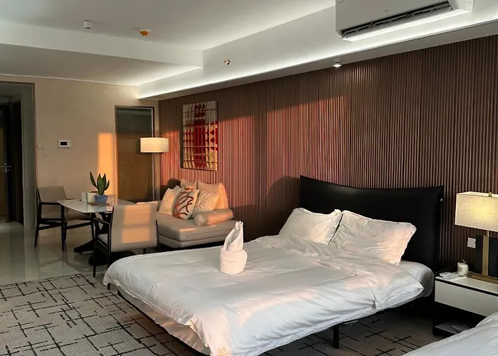 Spacious 12-Pax Stay Near Airport, City Of Dreams, Okada, Ayala Malls, Moa & Solaire
