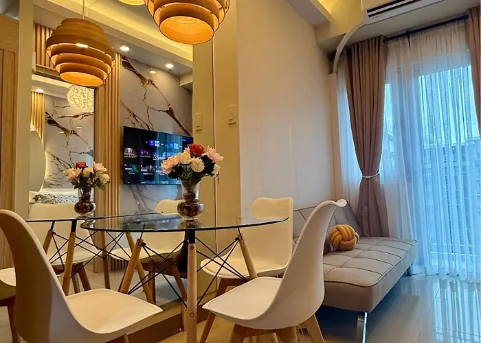 2Br Luxe Staycation In Charm Residences