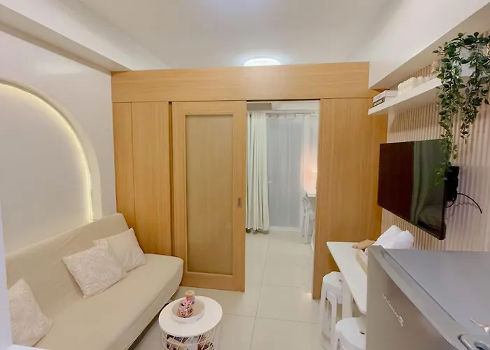 Moa Shell Residences Tower B 1Br With Pullout Bed And Sofabed Balcony Pool View