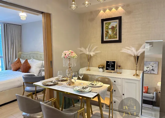 Luxurious & Elegant Unit In Parksuites Bgc
