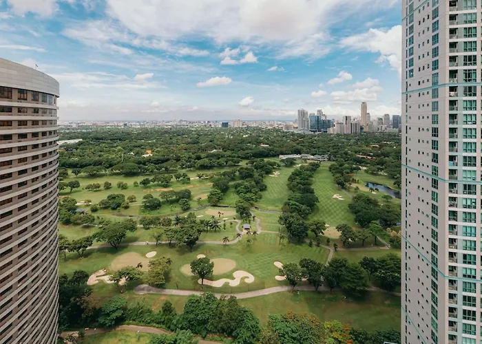 Modern Coastal Design 1 BR Condo Golf View BGC