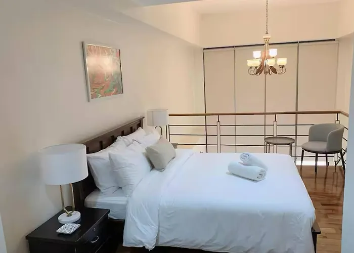 Modern Makati Condo For Rent - City Views Convenience