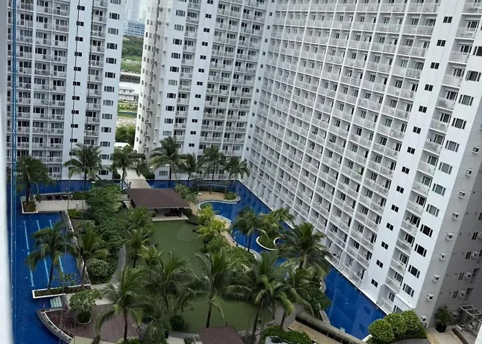 Cozy Stay Near Manila Airport Terminal