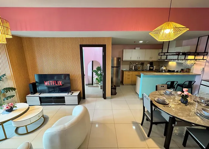 Uptown Parksuites Tower 2 4Br In Bgc Taguig