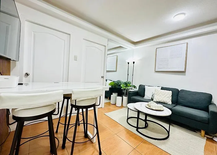 Unwind Oasis Two Bedroom Free Pool Access