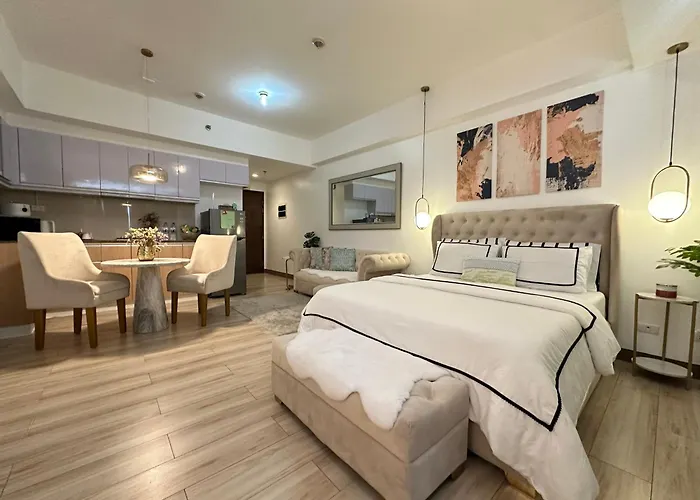 Modern Condo At The Venice Luxury Mckinley Hill