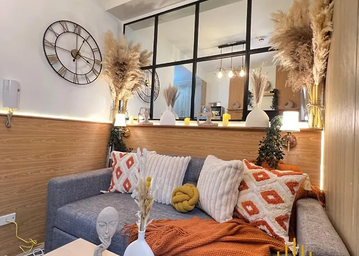 Aesthetic Walking Distance To Moa,Near Naia Airport With Netflix,Minivideoke,Boardgames-Duxe9