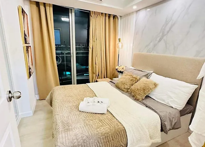 Comfy Corner Staycation - Azure