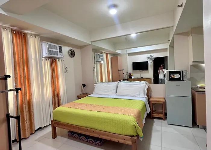 Staycation Near Manila Airport Across Naia Terminal 3,13 Min Drive To Terminal 2 And 1, Vexy Condotel Located At 101 Newport Manila
