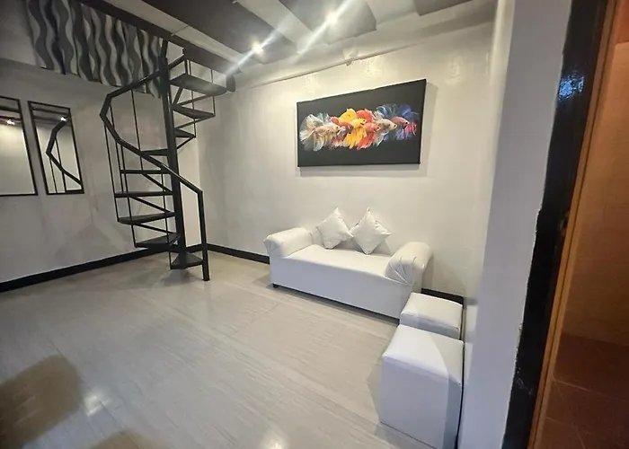 Adorable - 2B, Stunning Lounge