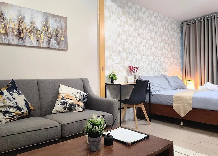 Uptown Bgc 1Br Modern Pool View Unit By Terravista