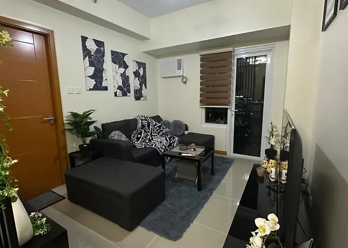 Classy Bgc Condo City View Pool Gym Sauna