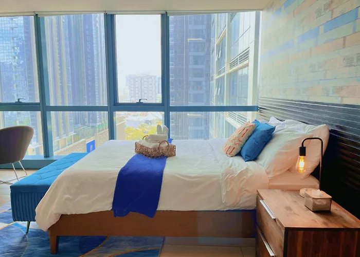 Free Welcome Breakfast, Bgc 1Br, 300Mbps Fiber, Steps To Mitsukoshi & Uptown, 17F