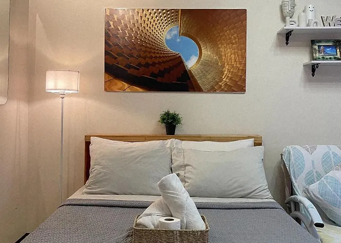 Naia Terminal 3 Condo Newport With Wifi Netflix Pool