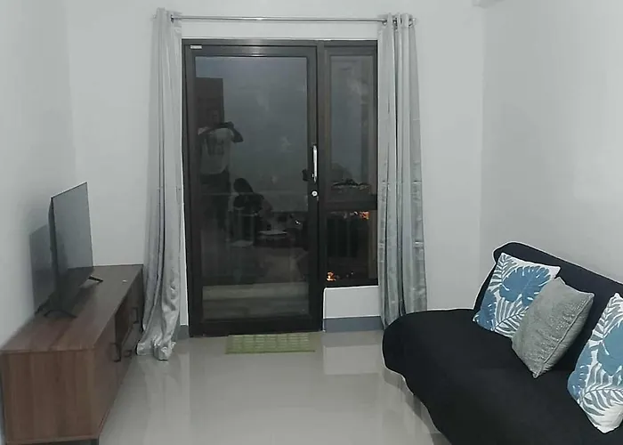1 Bedroom Condo Unit For 4 With Balcony, Pool, Wifi At Newport Across Naia T3