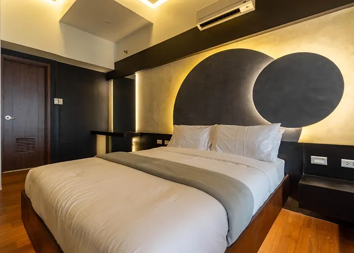 Stunning View Loft Type 1 Bedroom In Circulo Verde Near Bridgetowne, Eastwood Fast Wi-Fi