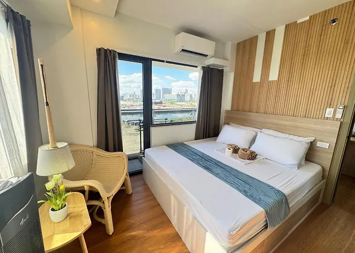 2Br Facing Manila Bay & City View Shore 2 Residences Moa With Parking By Prime Stay