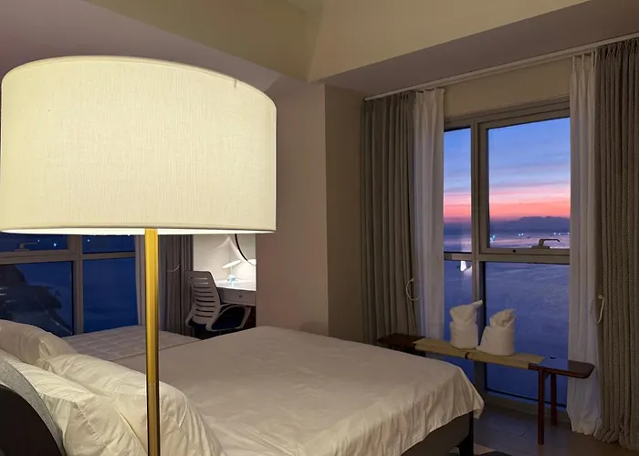 Luxurious 1 Bedroom Facing Manila Bay Sunset Nearby Okada Moa Solaire Ayala Malls