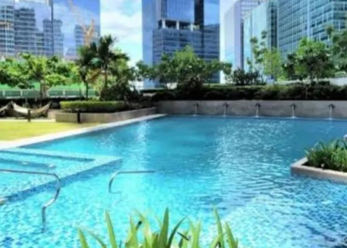 3 Bedroom Executive Suite Room With Excellent View Of The City Skyline
