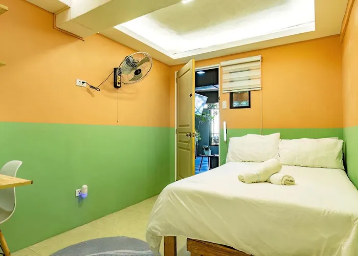 Economy Room With Private Bath Near Lrt Santolan Pasig