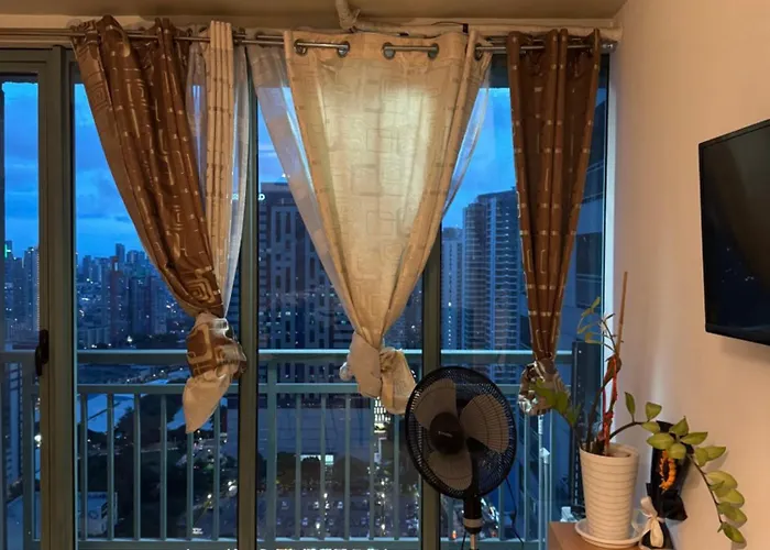 Soho Central 1 Bedroom With Balcony Near Mrt Edsa Shaw Pioneer Greenfields Sm Megamall Ortigas