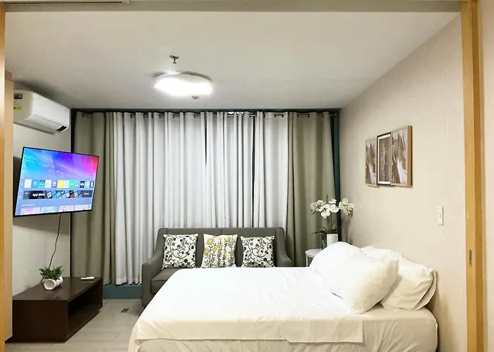 One Uptown Residence Bgc 2-Bed 1Br