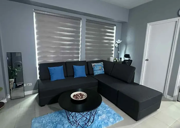 Phebs 2Bedroom With Pool View In The Heart Of Makati