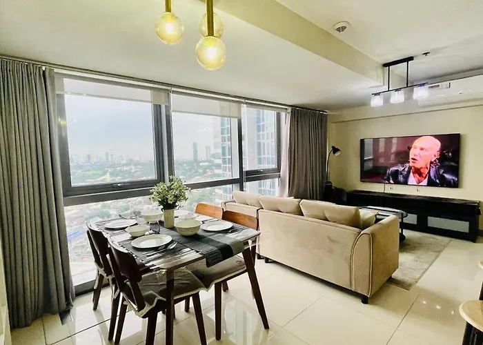2 Bedroom Luxury Condo In Eastwood With Scenic City View, Unli Wifi And Netflix