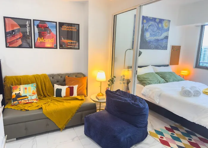 Unique And Quiet Studio Unit In Mandaluyong Or Makati With Fast Wifi & Best City View
